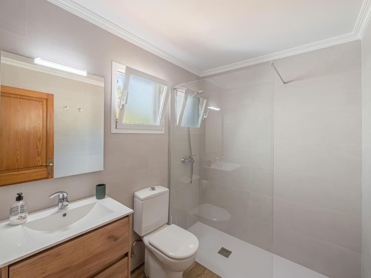 Villa Sur Binisafua Екстериор снимка